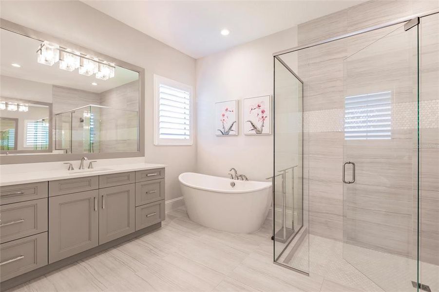 Master Bath, Soaking Tub