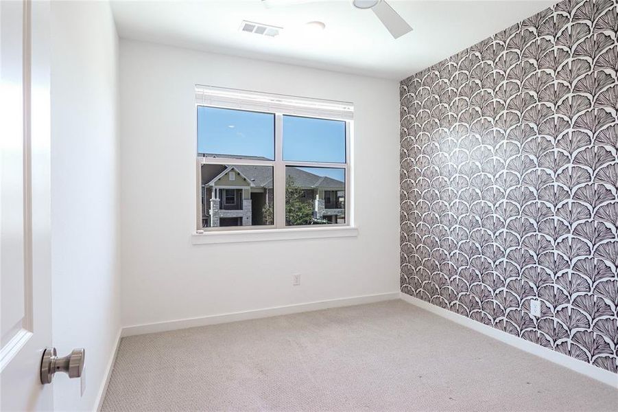 Guest bedroom 3 with modern finishes