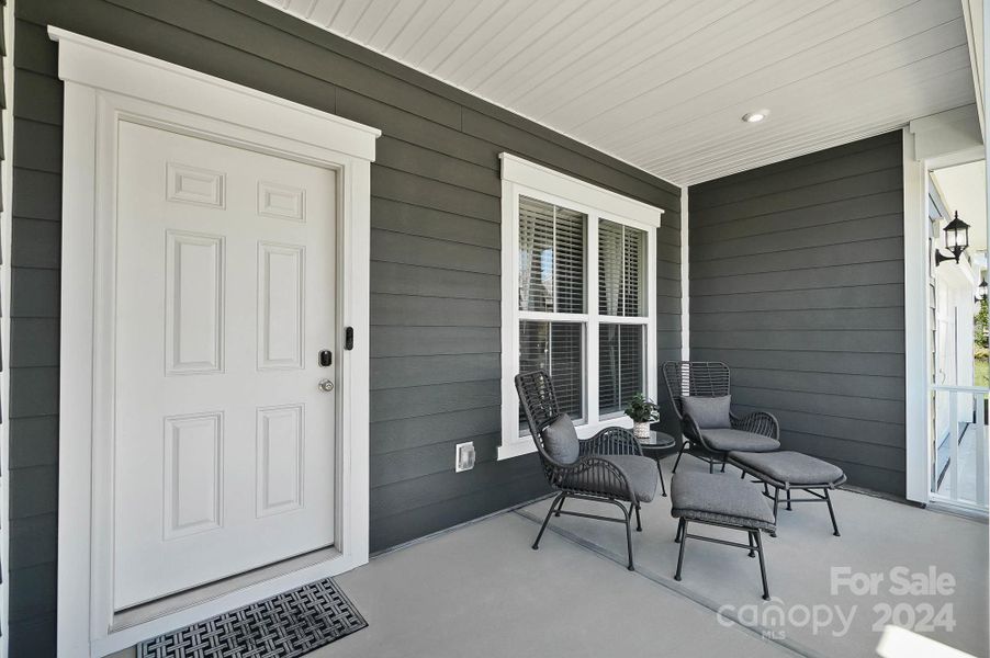 Gorgeous front porch!