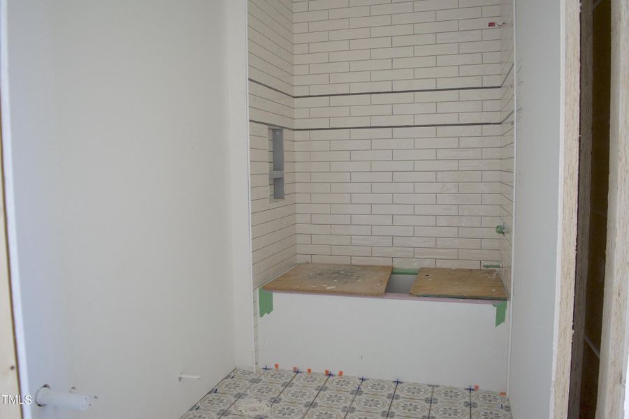 Lot 61 Bathroom (6.14)