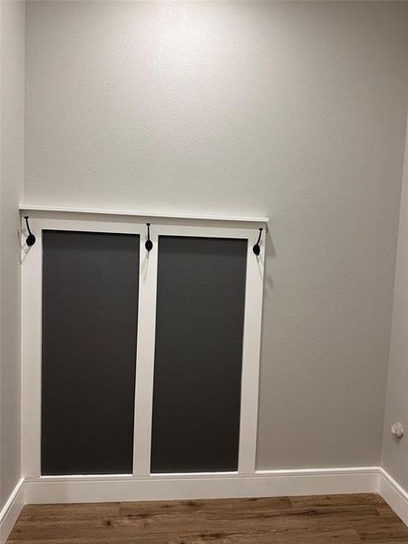 This cute MUDROOM for all of your esentails to be handy when arriving or leaving the house. No more mudy shoes by the entrance, or backpacks on the floor, or jackets hung on the back of your dining room chairs.