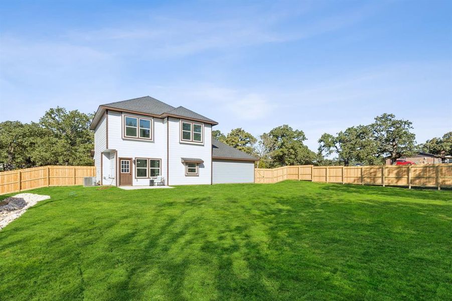 Gorgeous, spacious back yard