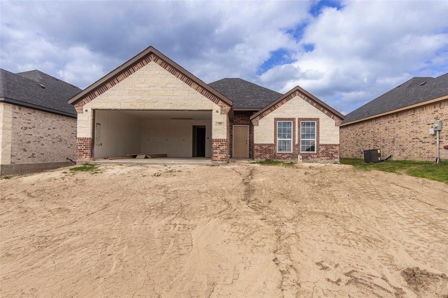 New construction Single-Family house 126 Lampassas Drive, Greenville, TX 75402 - photo