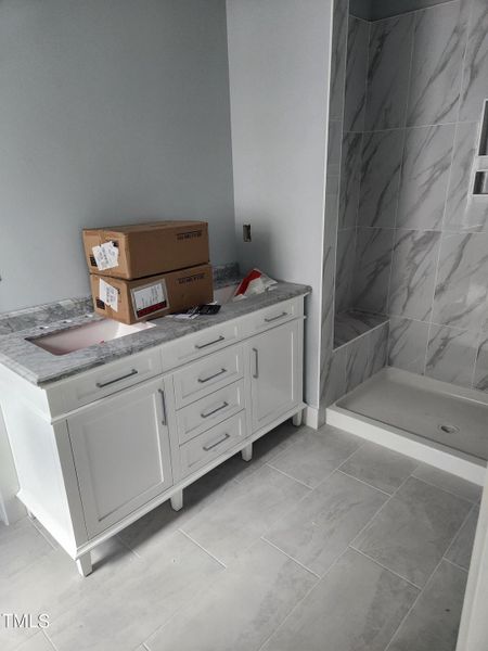 PRIMARY BATHROOM - LOT 2