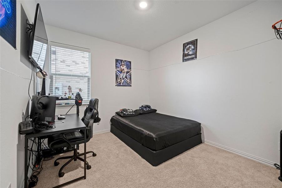 Bedroom with carpet