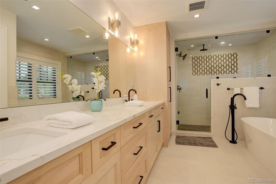 Primary En Suite Bathroom with Steam Shower, Soaking Tub and Radiant Heated Floors