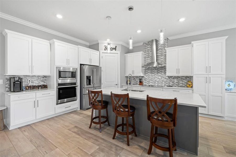 42" White Cabinetry with Crown Molding & Soft Close Doors & Drawers