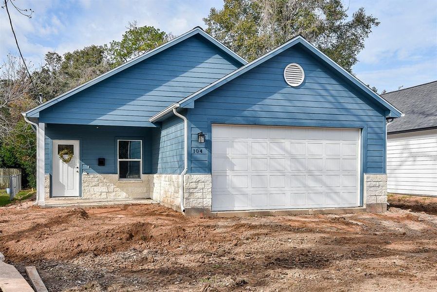 New construction Single-Family house 104 S 12 Th Street, West Columbia, TX 77486 - photo