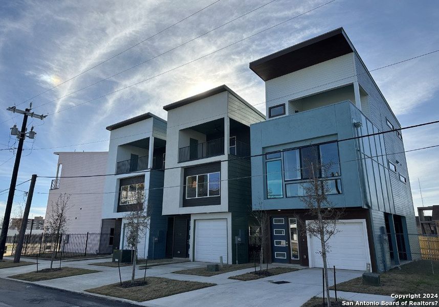 New construction Townhouse house 310 W Evergreen, Unit 126, San Antonio, TX 78212 - photo