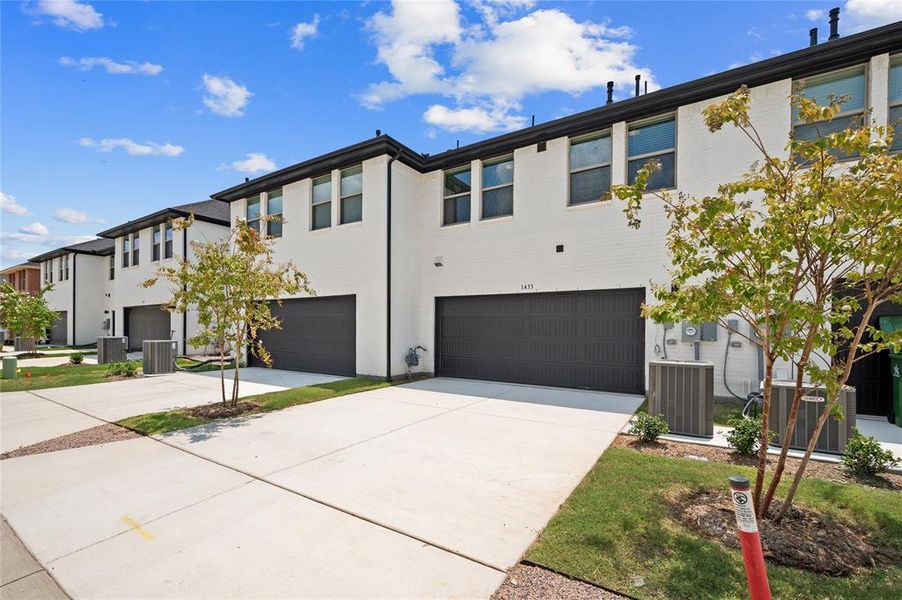 You'll find fantastic parking spaces in this terrific home!