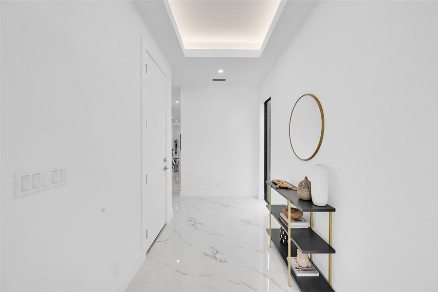 Nice entrance way with plenty of natural light and check out the ceiling.     809-2