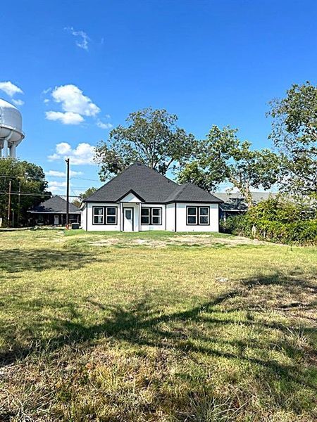 View of front of home with a front lawn