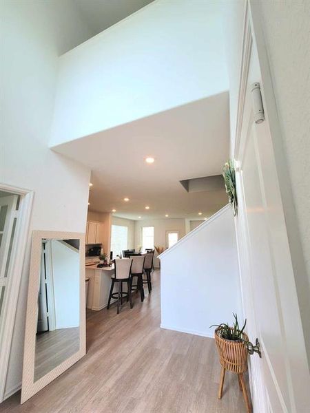 Cute entrance & high ceilings!