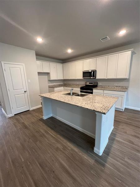 New construction Single-Family house 5812 Jade Crest Drive, Montgomery, TX 77316 - photo