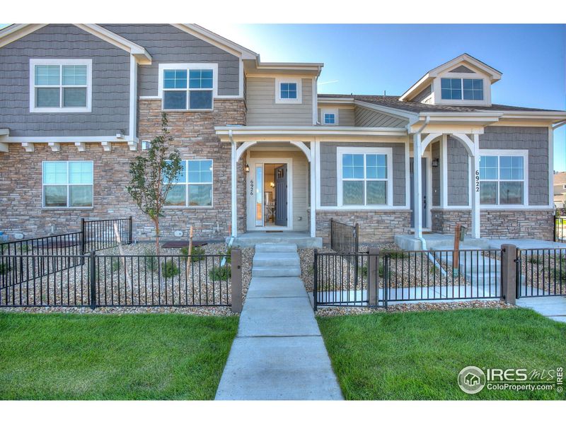 New construction Townhouse house 4120 Trapper Lake Dr, Loveland, CO 80538 - photo