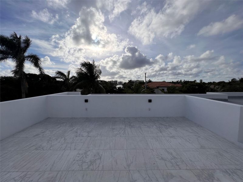 3rd Floor Solarium Water View Leading To Intracoastal