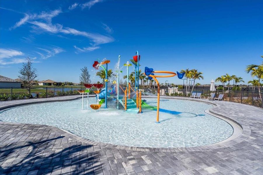 Amenity center splash pad