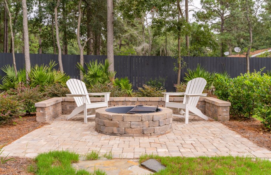 Firepit, perfect for cool eveings