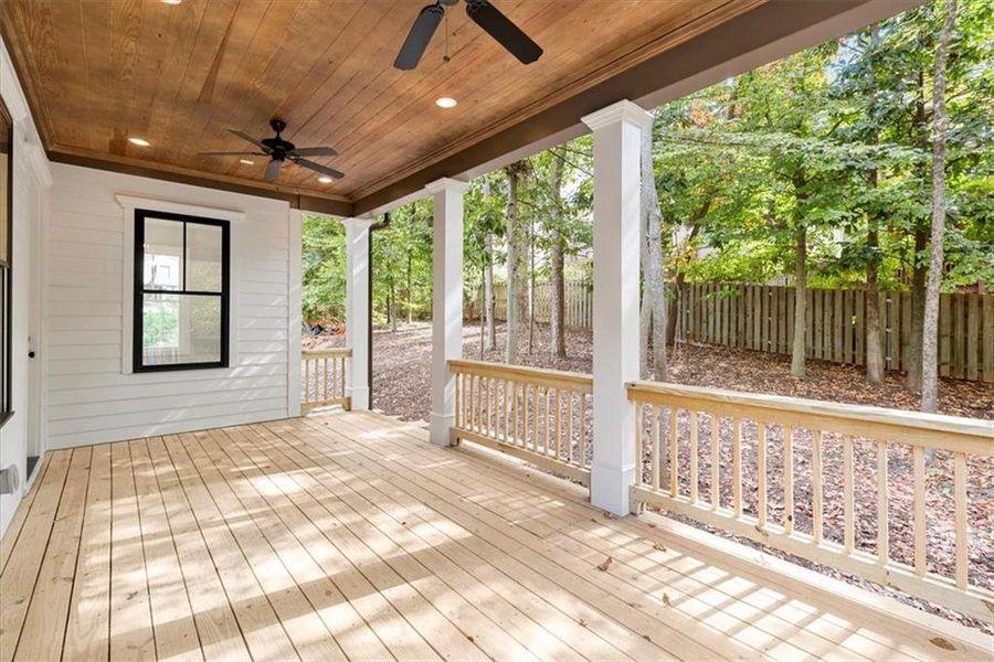 Deck featuring ceiling fan