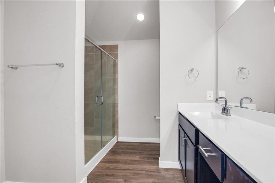 Oversized shower with luxury wall tile