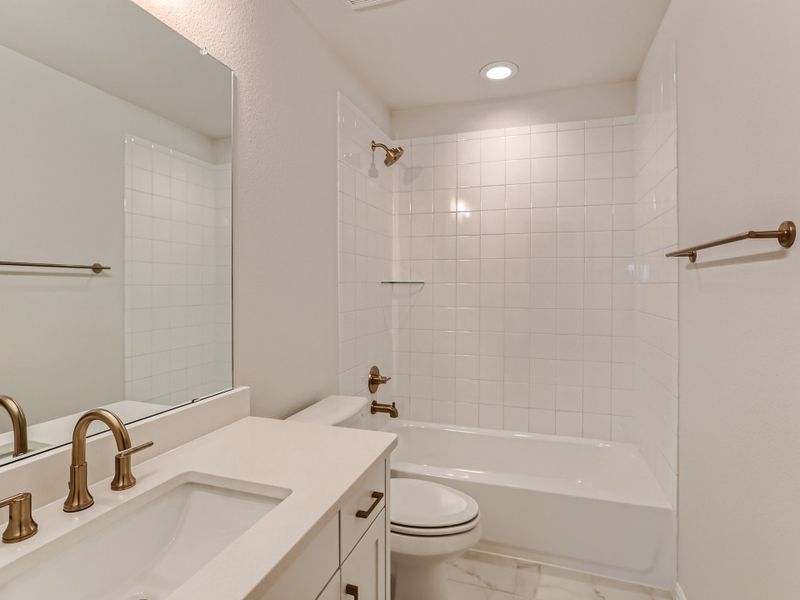 Plan 1635 Secondary Bathroom Representative Photo