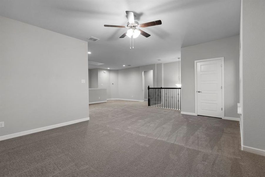 Empty room with ceiling fan