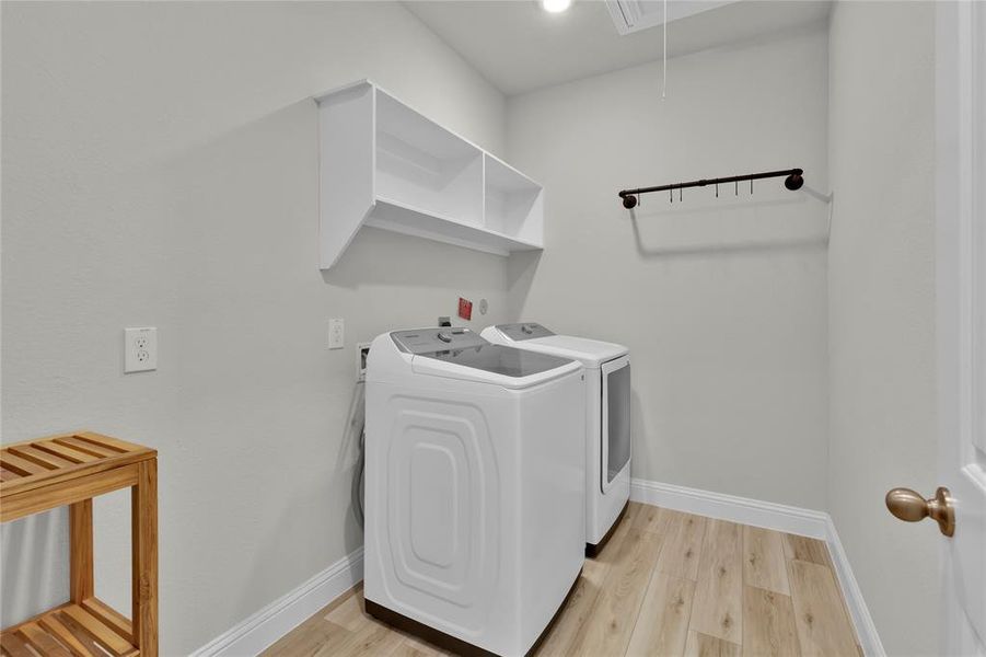 Oversized laundry, appliances included!