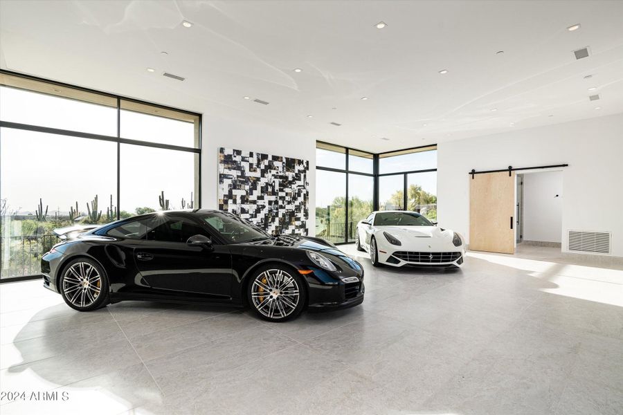 Luxury Car Lounge 2