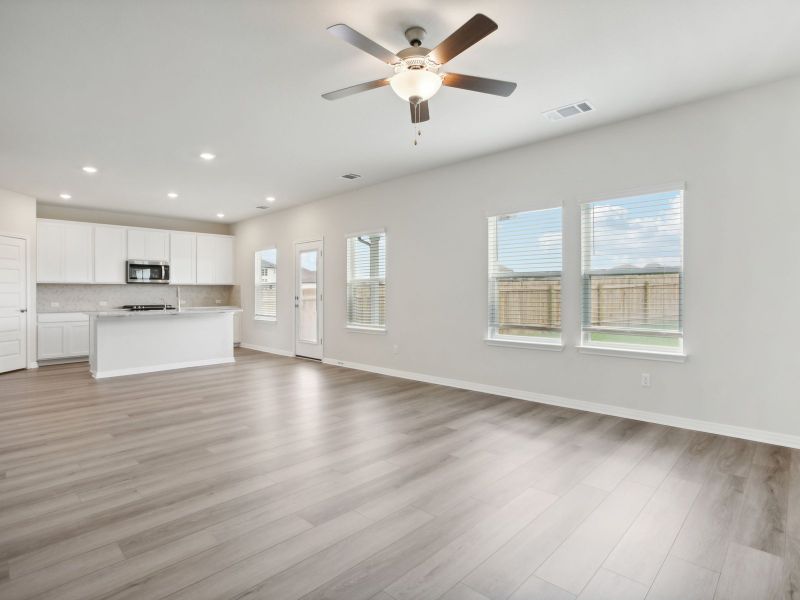 This open concept floorplan is perfect for hosting.