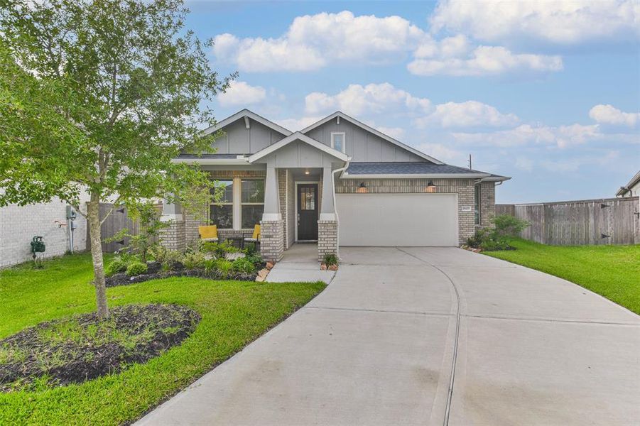 With a full front porch long driveway, and 2.5 car garage, and plenty of space between neighbors, this home provides a rare opportunity in Amira.