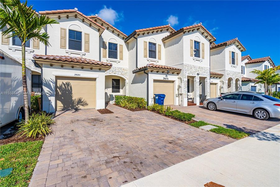 New construction Townhouse house 24680 Sw 119Th Ct, Homestead, FL 33032 - photo