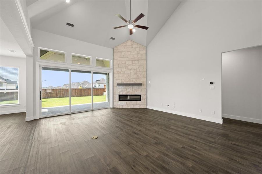 10128 La Frontera Living Room1