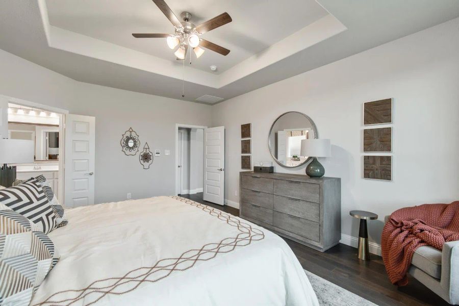 Primary Bedroom | Concept 3135 at Oak Hills in Burleson, TX by Landsea Homes