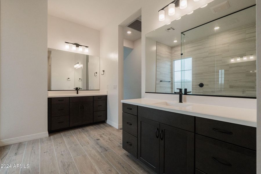 Madera Lot 123 - Primary Bath-002