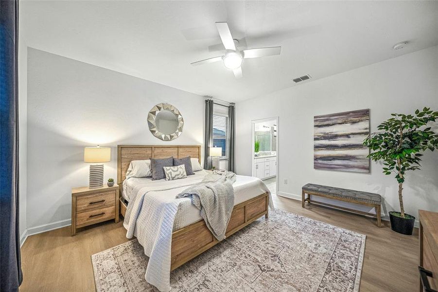 5121 Marina Basin - Primary Bedroom w/Ensuite Bath & 2 Walk-In Closets