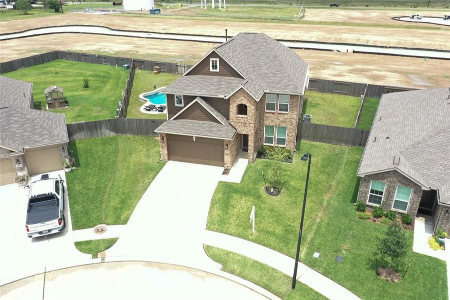 Welcome home 132 Highland Prairie way. HUGE oversized cul-de-sac lot. Zoned to Waller ISD. Owned solar panels.