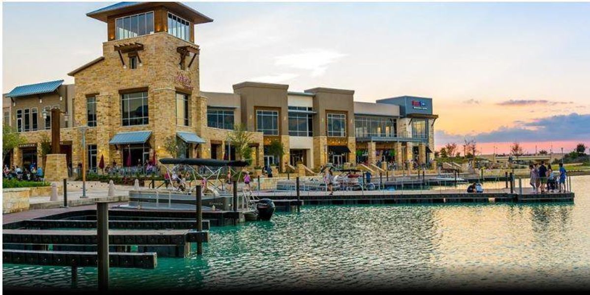 Enjoy the Towne Lake Boardwalk for dining, shopping, entertainment and much more.