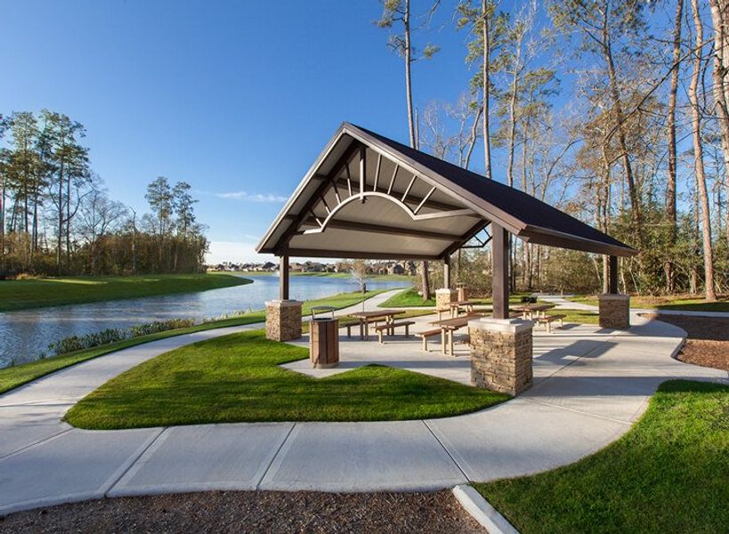 Bring your delicious bites to the picnic area, while watching the overview of the lake