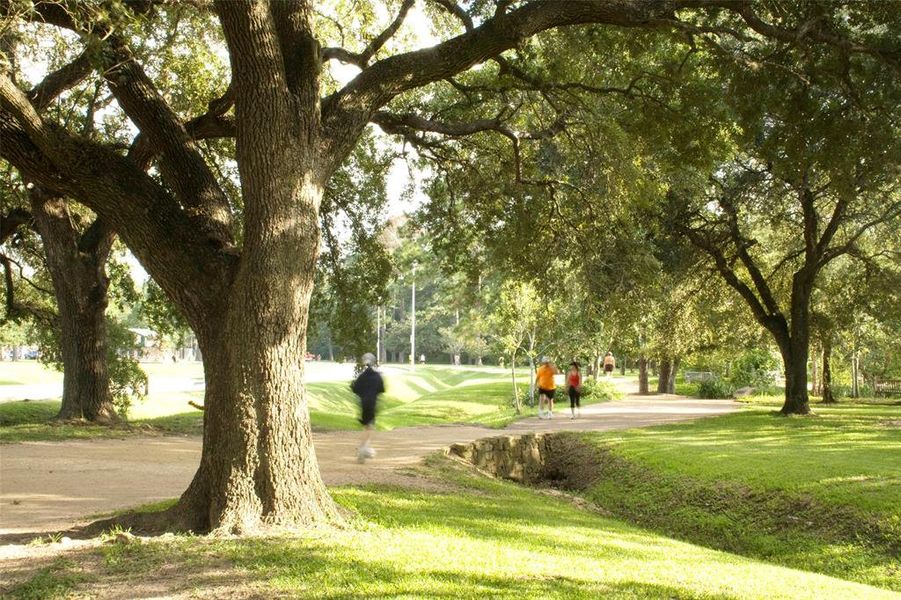 Memorial Park is 1466-acres and one of the largest urban parks in the US (and one of the most beautiful!). This large park contains a 3-mile jogging track, bike paths, tons of mature trees and forests, The Arboretum and even a croquet field.