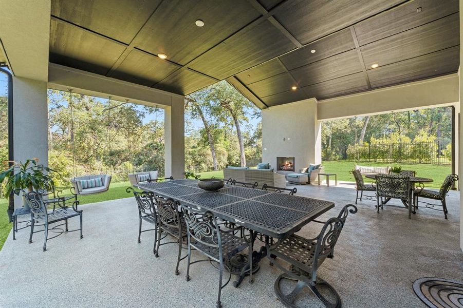 Outdoor patio with plenty of room for entertaining.