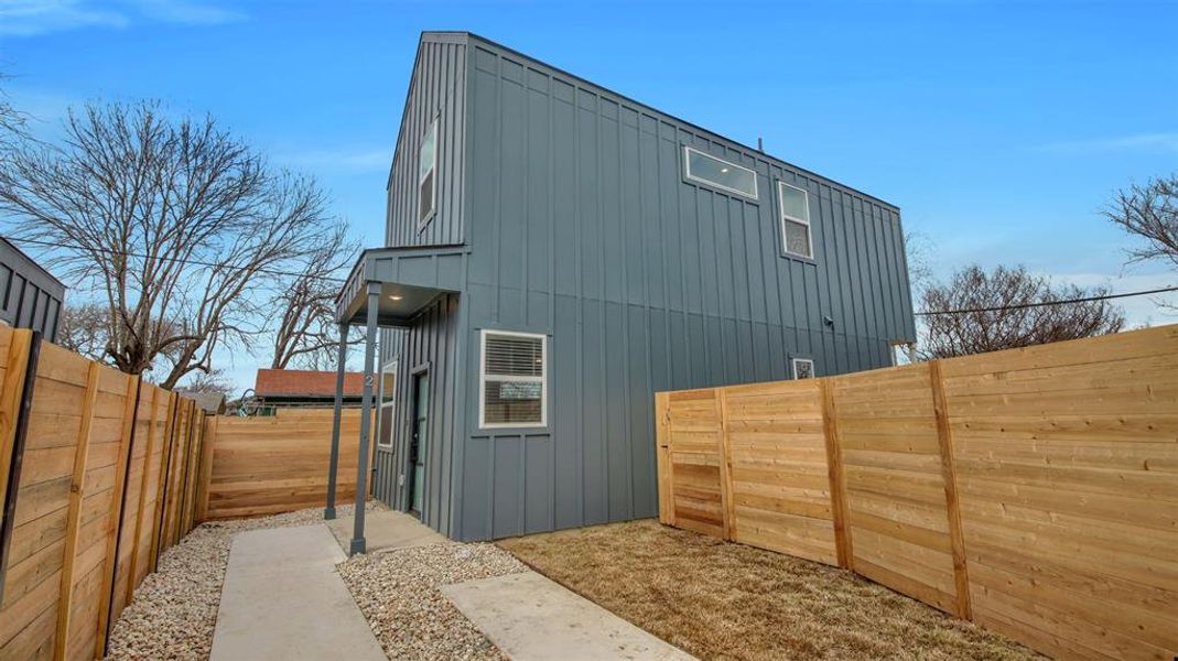 New construction Single-Family house 1104 Begonia Ter, Unit 2, Austin, TX 78741 - photo