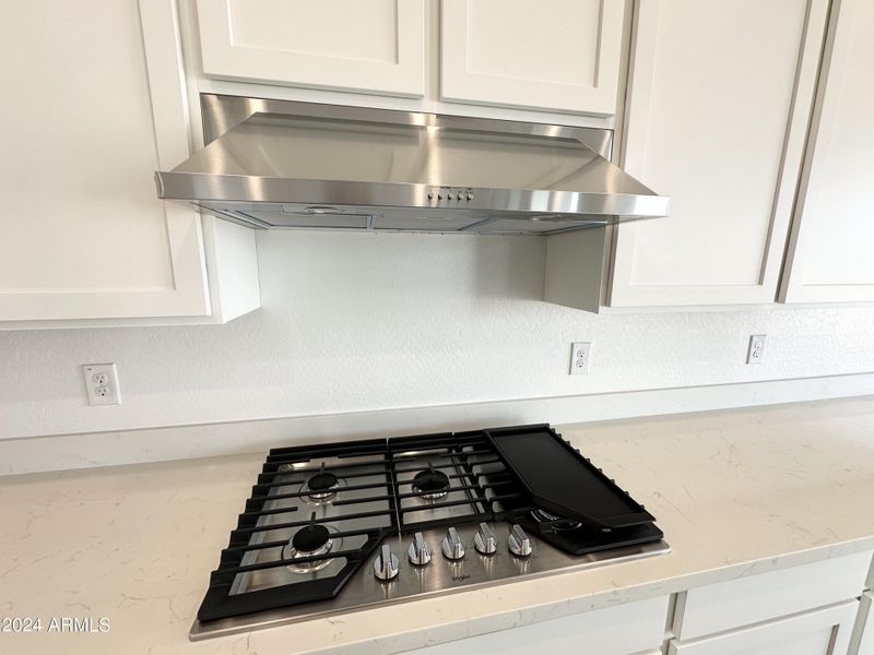27 - 36inch Gas Cooktop and Hood