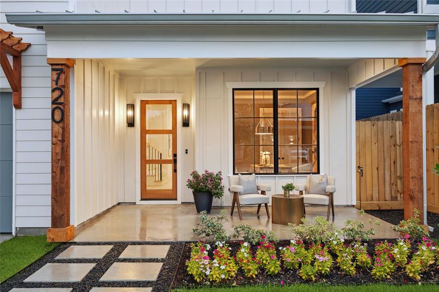 The covered front porch is perfect for neighborhood events like Lights in the Heights plus the location is walkable to Travis Elementary/Park, Norhill Esplanade where neighbors gather for events and gatherings and nearby restaurants! The Woodland Heights is a very special neighborhood that embodies the small town feel while being in the loop for quick access to work and activities.