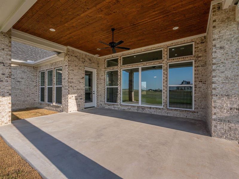 View of patio / terrace with ceiling fan