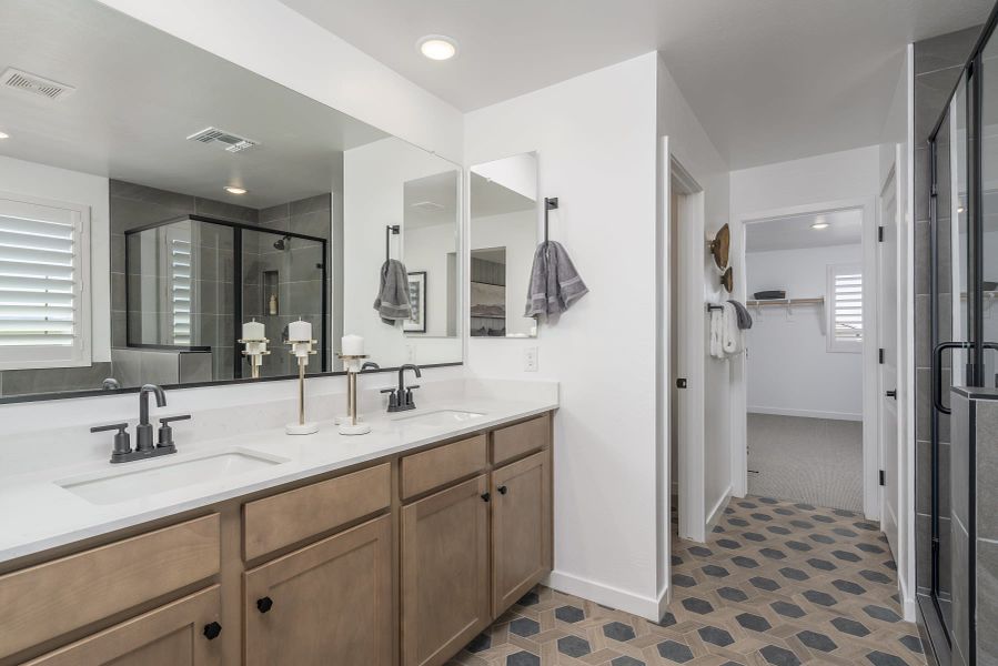 Primary Bathroom | Monument | Wildera – Valley Series | New Homes in San Tan Valley, AZ | Landsea Homes