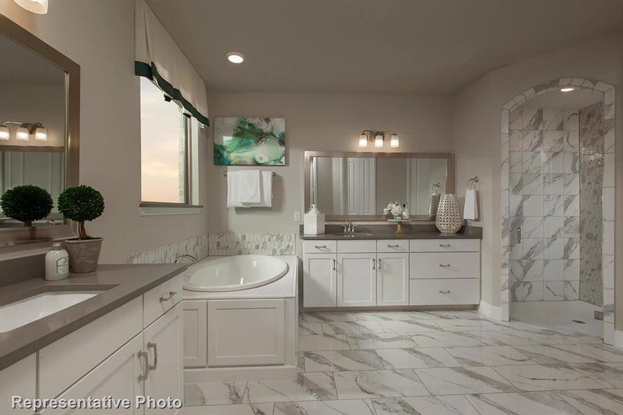 Bathroom 1 - THE FARNSWORTH (2765 PLAN)