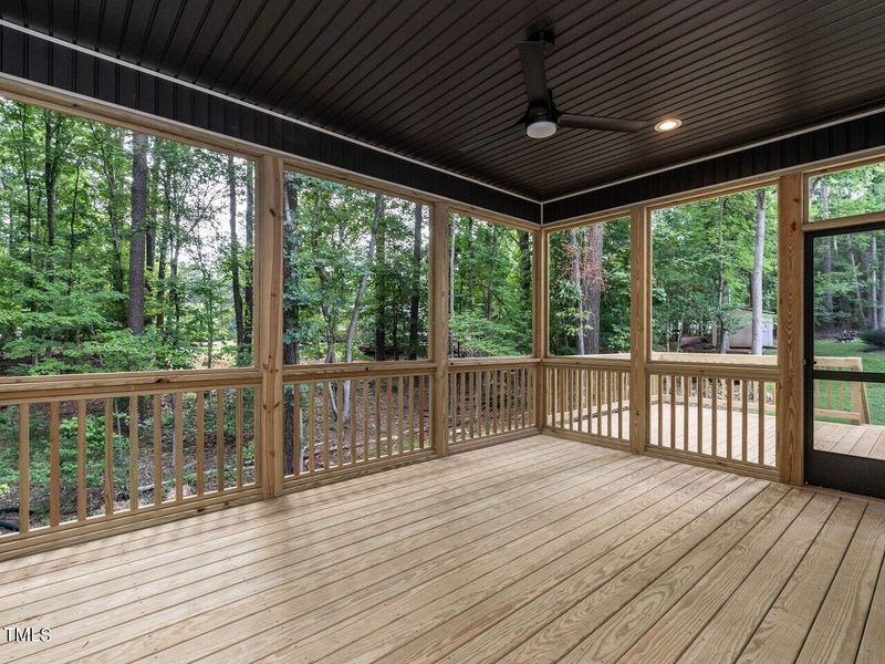 031-1280x960-screen-porch