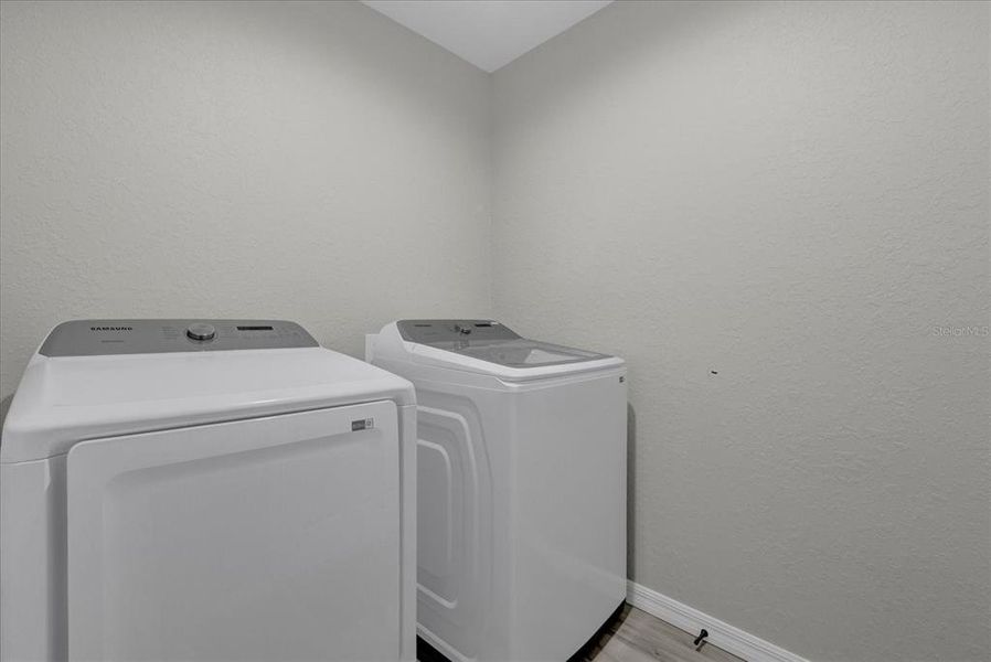 Laundry room (washer and dryer do not convey)