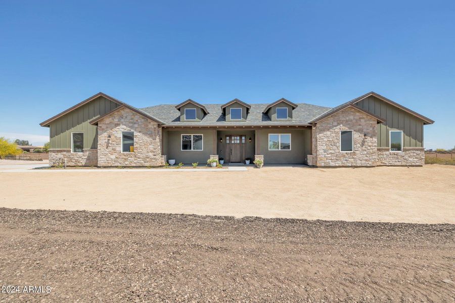 New construction Single-Family house 4807 N 196Th Drive, Litchfield Park, AZ 85340 - photo