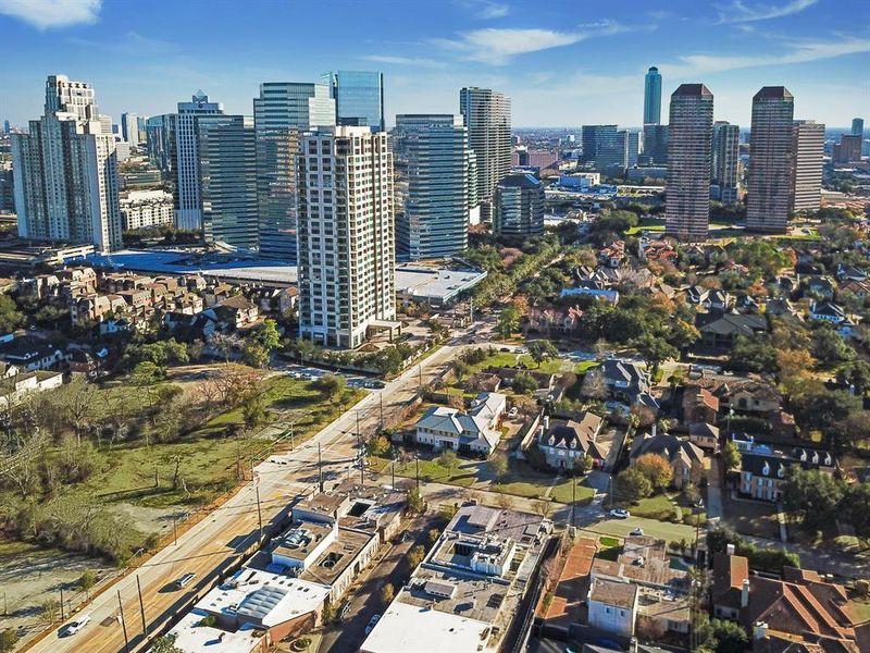 Southeastern Perspective from the Beverly's location- this perspective flaunts the mid-rises proximity to all of Uptown Houston.